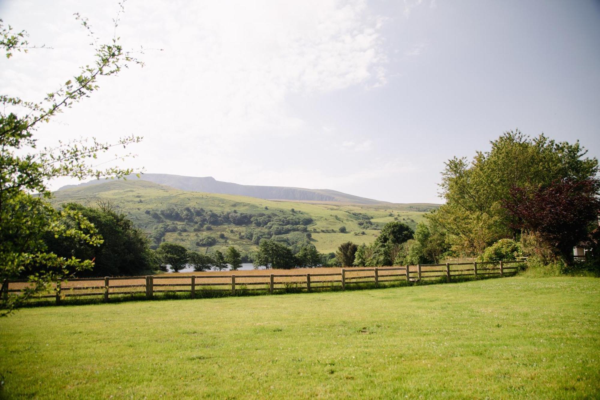 Trigonos - Quiet, Peaceful, Vegetarian B&B And Retreat Centre Nantlle Ngoại thất bức ảnh